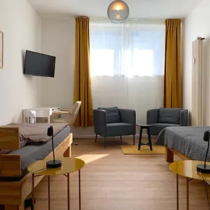 Alles Komplett - 2 Schlafzimmer, Grosse Kueche, Bad Keulen